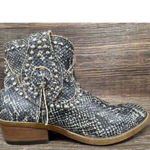 NEW DINGO Made In Mexico Leather Clementine Booties snake gray for women 725 3m7
